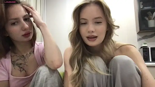 lola boo online show from 8, 3, 2026