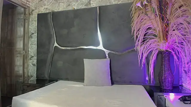 SaxxybunnyAndJayzzy online show from 18, 6, 2026
