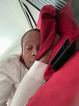 Snapshot of Suavea757 chatting on 1, 2, 2026 Suavea757 online show from 1, 2, 2026