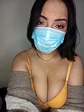 Snapshot of kamilia_sexyy chatting on 8, 3, 2026 kamilia sexyy online show from 8, 3, 2026