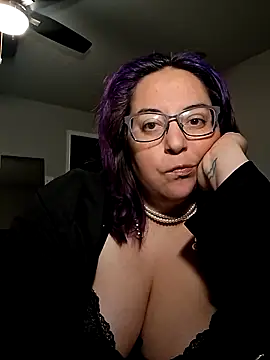 Snapshot of RavenOnyx chatting on 8, 2, 2026 RavenOnyx online show from 8, 2, 2026
