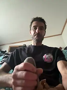 Snapshot of tommattsonn chatting on 25, 6, 2026 tommattsonn online show from 25, 6, 2026
