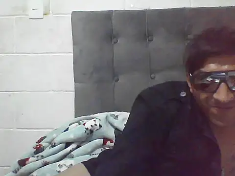 FierrudoMora777 online show from 23, 3, 2026