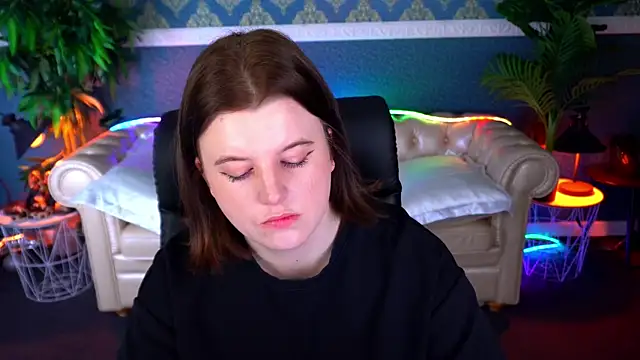 KristiFoxy online show from 13, 4, 2026