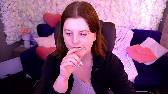 KristiFoxy online show from 28, 4, 2026