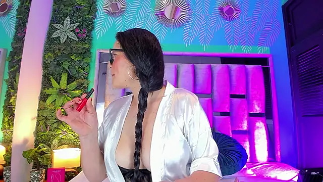 Mari cooper1 online show from 9, 3, 2026