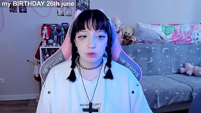 MollysLand online show from 9, 6, 2026