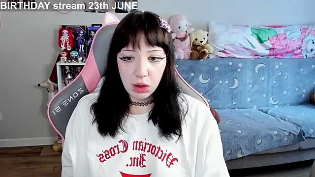 MollysLand online show from 16, 6, 2026