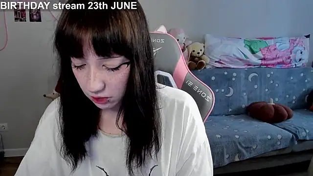 MollysLand online show from 19, 6, 2026
