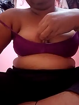 Snapshot of vyshali_vyshu chatting on 14, 3, 2026 vyshali vyshu online show from 14, 3, 2026