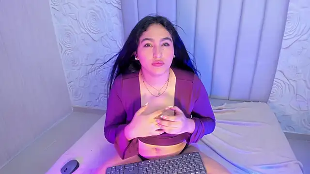 Lya dubois  online show from 29, 4, 2026