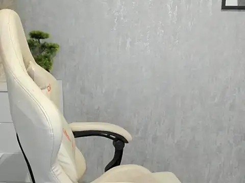 MistressMiia online show from 30, 5, 2026