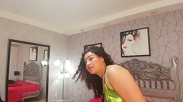 meganrousx online show from 27, 4, 2026