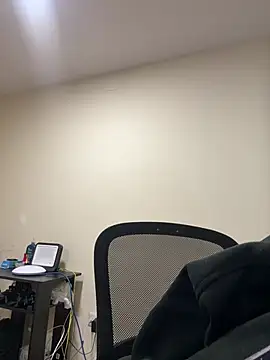 Sara Fernandez  online show from 28, 4, 2026