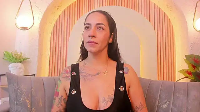 violet scott  online show from 27, 2, 2026