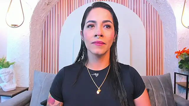 Snapshot of violet_scott_ chatting on 25, 5, 2026 violet scott online show from 25, 5, 2026