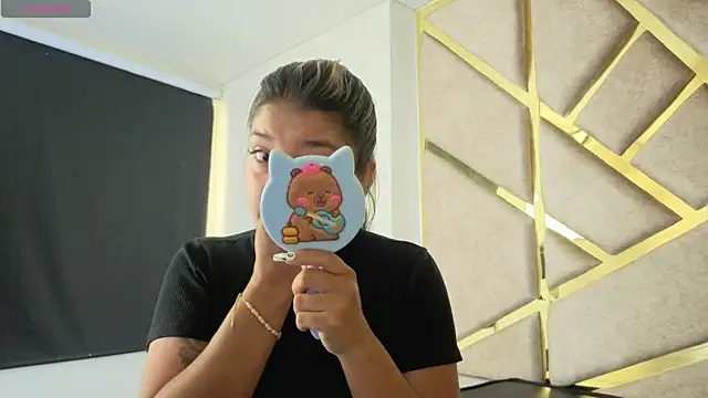 Dahiana Dmour  online show from 23, 4, 2026