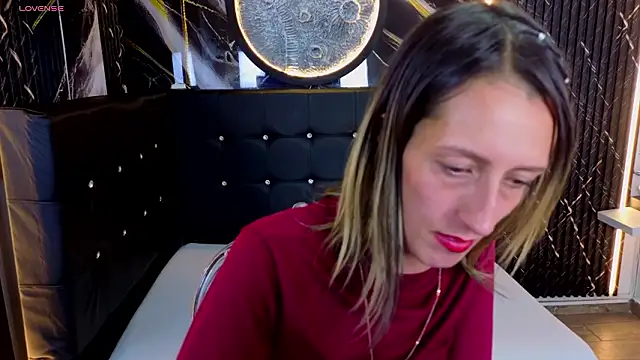 Karolyn rousse online show from 7, 2, 2026