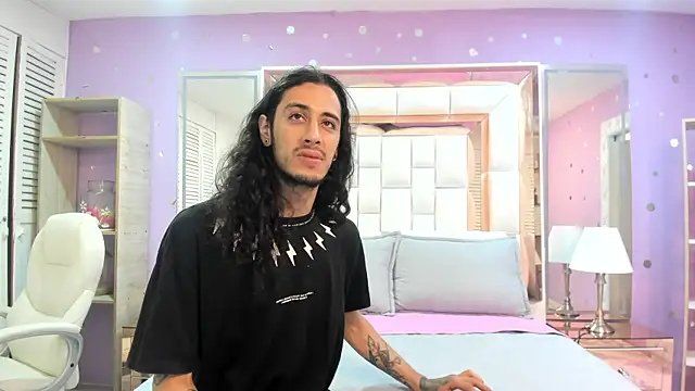 Goldentemptation  online show from 14, 6, 2026