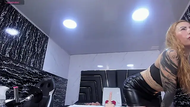 Ladyy Scarlett online show from 2, 7, 2026