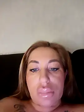 MiaMooly online show from 5, 2, 2026