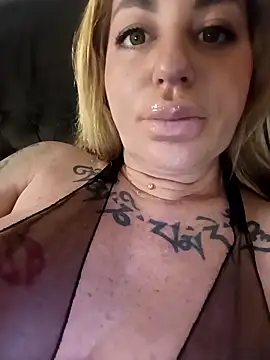 MiaMooly online show from 18, 4, 2026