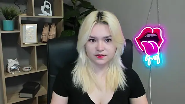 SweetLilyxo online show from 15, 3, 2026