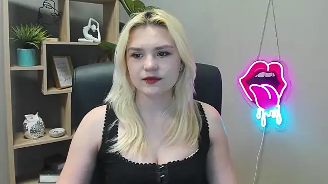 SweetLilyxo online show from 22, 4, 2026
