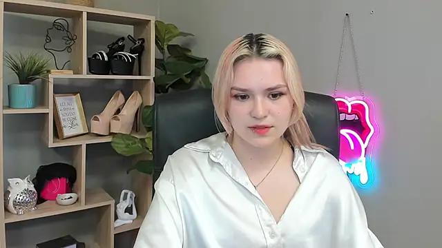 SweetLilyxo online show from 22, 7, 2026