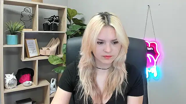 SweetLilyxo online show from 28, 7, 2026