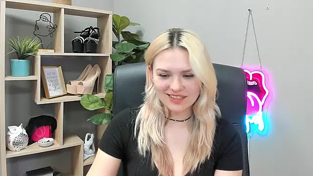 SweetLilyxo online show from 28, 7, 2026
