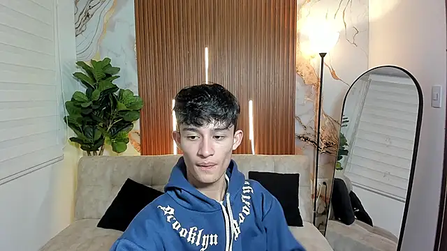 Patrick Howland  online show from 28, 4, 2026