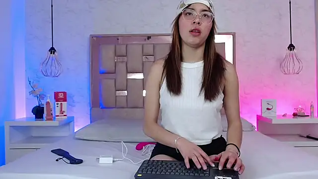 ChloeSteele online show from 15, 2, 2026