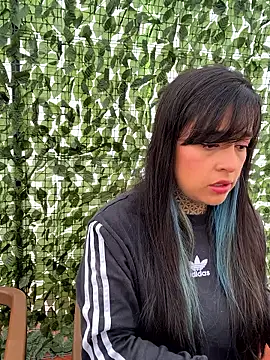 Annie Alicee online show from 7, 2, 2026