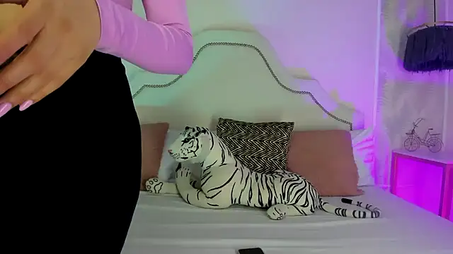 Snapshot of niicole_garner chatting on 4, 3, 2026 niicole garner online show from 4, 3, 2026