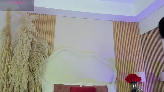 rebeca taylor online show from 23, 4, 2026