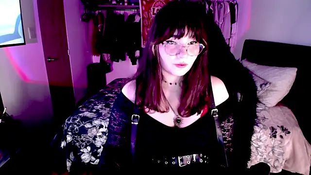 Snapshot of ElyNoiruwu chatting on 28, 3, 2026 ElyNoiruwu online show from 28, 3, 2026