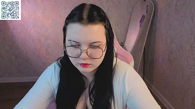 Kira G0ld online show from 28, 4, 2026