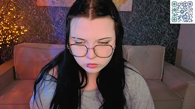 Snapshot of Kira_G0ld chatting on 1, 5, 2026 Kira G0ld online show from 1, 5, 2026