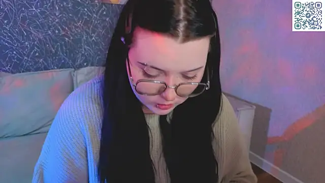 Snapshot of Kira_G0ld chatting on 2, 5, 2026 Kira G0ld online show from 2, 5, 2026