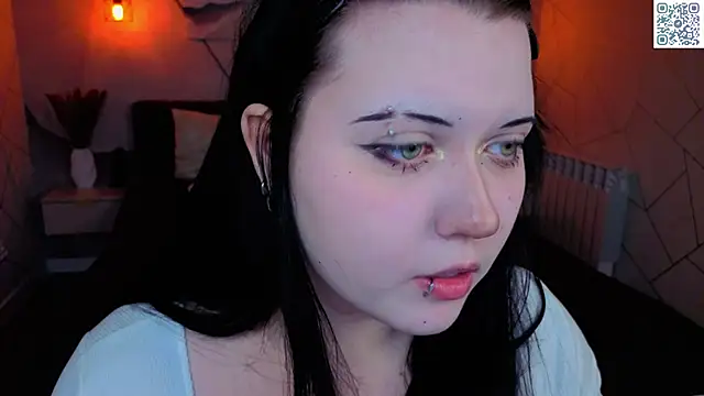 Snapshot of Kira_G0ld chatting on 10, 5, 2026 Kira G0ld online show from 10, 5, 2026