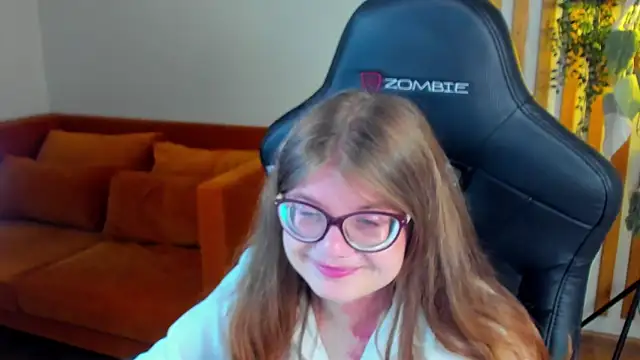 ChloeHalses online show from 12, 6, 2026