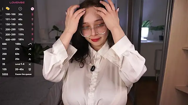 HannaHayles online show from 4, 4, 2026