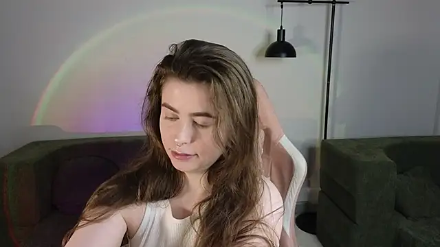 LovingWhisperr online show from 26, 4, 2026