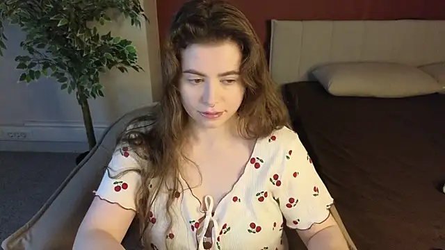 LovingWhisperr online show from 6, 5, 2026