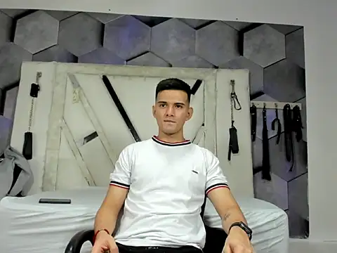 GoldenBoyM online show from 25, 4, 2026