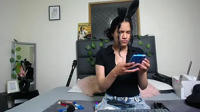 Julieta Parker online show from 4, 4, 2026