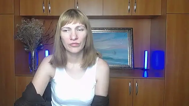 Snapshot of Rosalinda_ro chatting on 4, 7, 2026 Rosalinda ro online show from 4, 7, 2026