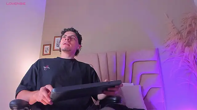 Axel Creed online show from 5, 3, 2026