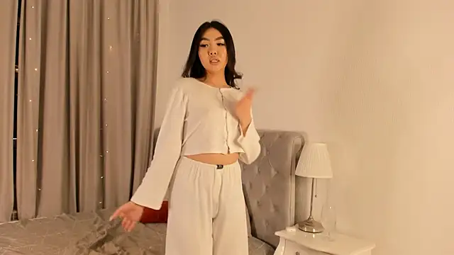 AraIkenberry online show from 10, 3, 2026